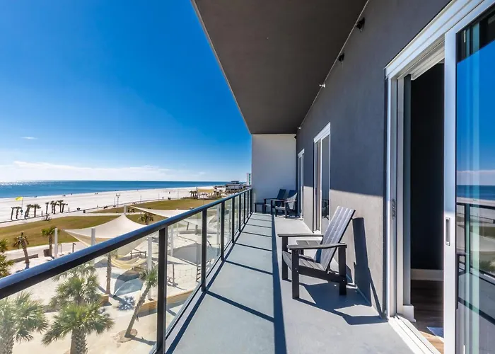 Holiday home Luxury 4 Bedroom Beachfront With Rooftop Pool Next To The Hangout! Gp 303