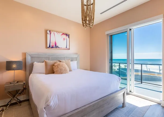 Luxury 4 Bedroom Beachfront With Rooftop Pool Next To The Hangout! Gp 303 Holiday home *