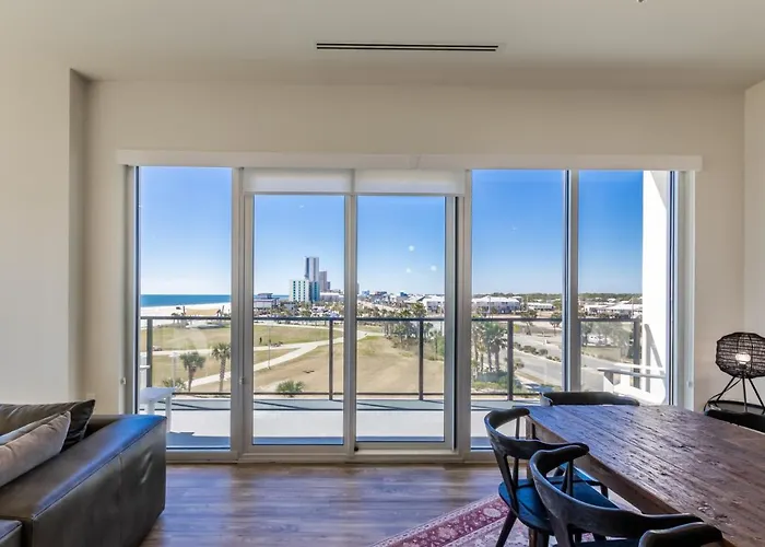 Luxury 4 Bedroom Beachfront With Rooftop Pool Next To The Hangout! Gp 303 Holiday home Gulf Shores