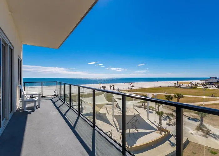 Luxury 4 Bedroom Beachfront With Rooftop Pool Next To The Hangout! Gp 303 Holiday home *