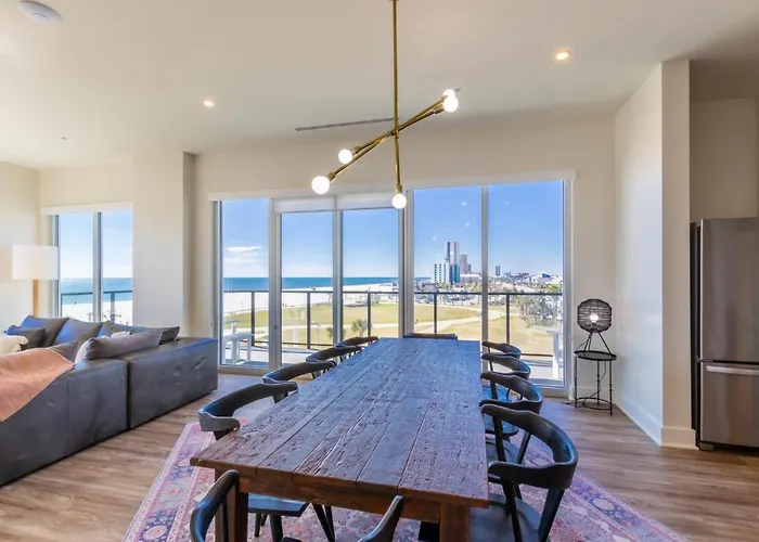 Luxury 4 Bedroom Beachfront With Rooftop Pool Next To The Hangout! Gp 303 Holiday home