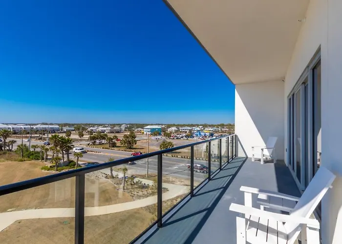 Luxury 4 Bedroom Beachfront With Rooftop Pool Next To The Hangout! Gp 303 Holiday home *
