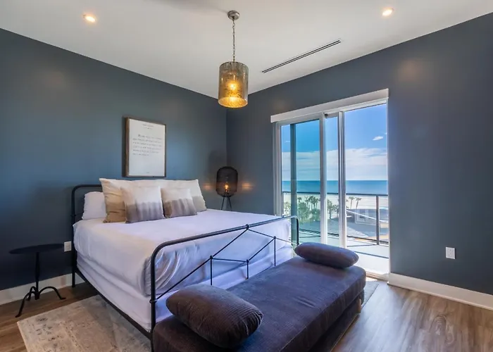 Luxury 4 Bedroom Beachfront With Rooftop Pool Next To The Hangout! Gp 303 Gulf Shores