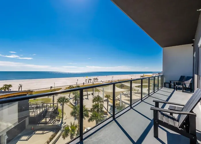 Luxury 4 Bedroom Beachfront With Rooftop Pool Next To The Hangout! Gp 303