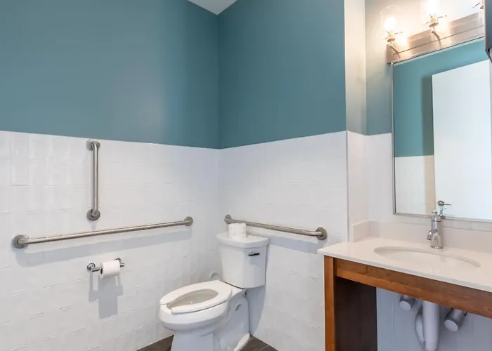 Luxury 4 Bedroom Beachfront With Rooftop Pool Next To The Hangout! Gp 303