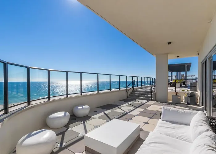 Luxury 4 Bedroom Beachfront With Rooftop Pool Next To The Hangout! Gp 303 Holiday home Gulf Shores