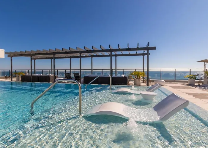 Luxury 4 Bedroom Beachfront With Rooftop Pool Next To The Hangout! Gp 303 Holiday home *