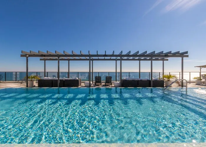 Luxury 4 Bedroom Beachfront With Rooftop Pool Next To The Hangout! Gp 303 Holiday home