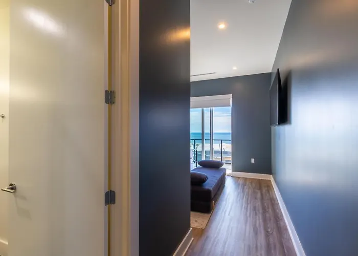 Luxury 4 Bedroom Beachfront With Rooftop Pool Next To The Hangout! Gp 303 Holiday home