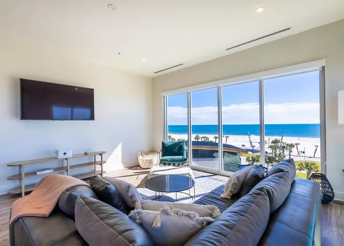 Holiday home Luxury 4 Bedroom Beachfront With Rooftop Pool Next To The Hangout! Gp 303 *