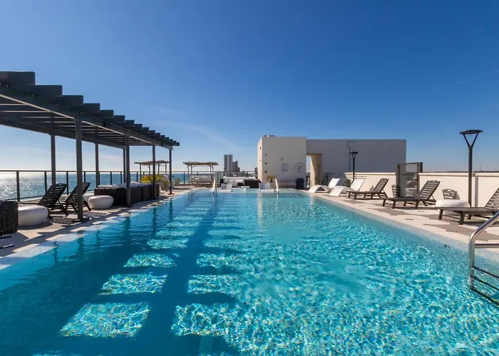 Luxury 4 Bedroom Beachfront With Rooftop Pool Next To The Hangout! Gp 303 Gulf Shores